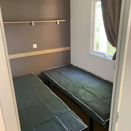 Mobilehome 8 Personnes Avec Clim Situe Aux Sables Du Midi 4*