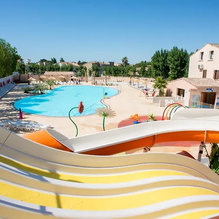 Mobilehome 8 Personnes Avec Clim Situe Aux Sables Du Midi 4*