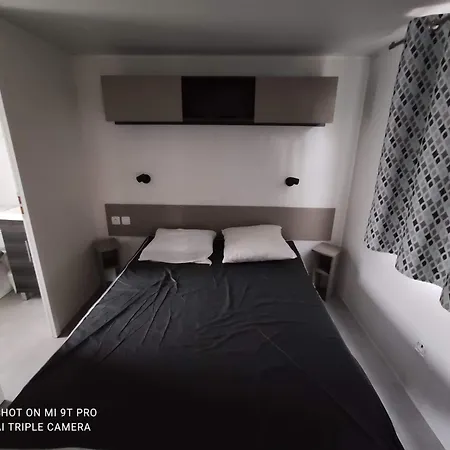 Mobilehome 8 Personnes Avec Clim Situe Aux Sables Du Midi 4*